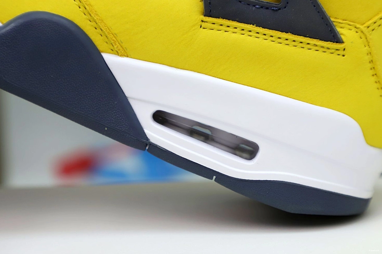 AIR 4 'LIGHTNING' 2021 AIR JORDAN RETRO JORDAN 0116